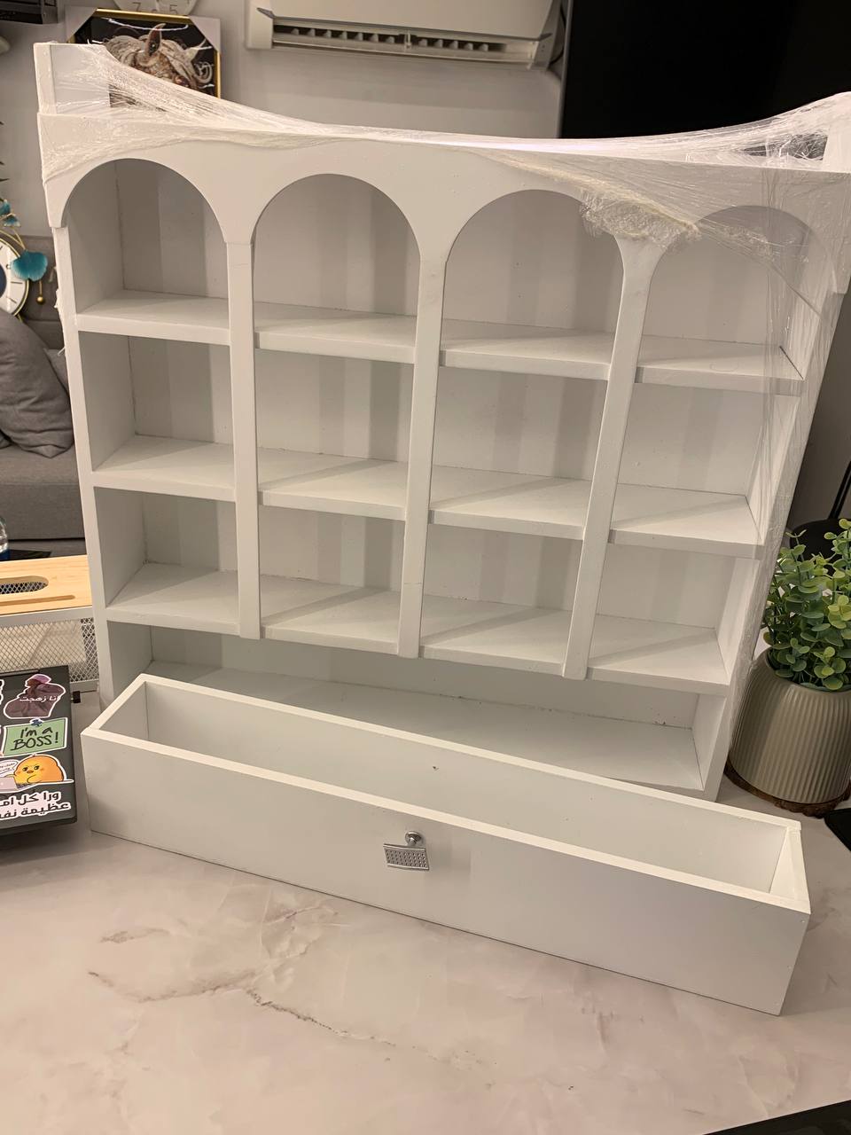 بيت مجات خشب موسكي بدرج – منظم مجات وركن قهوة أنيق 60×60