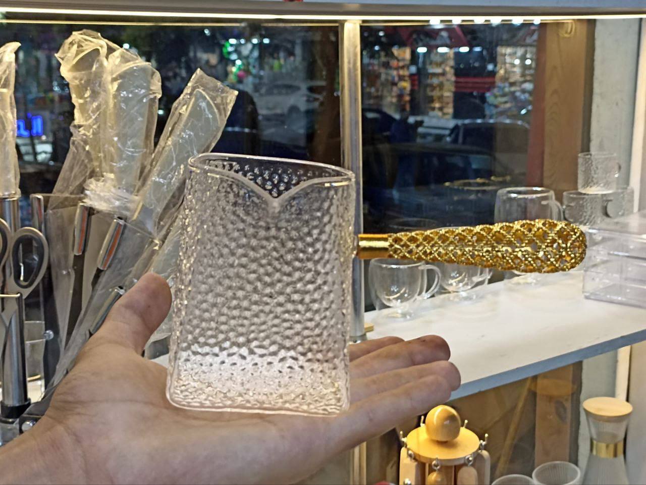 كنكة بيركس حراري بمقبض ذهبي – سعة 550 مل تكفي 4 فناجين قهوة