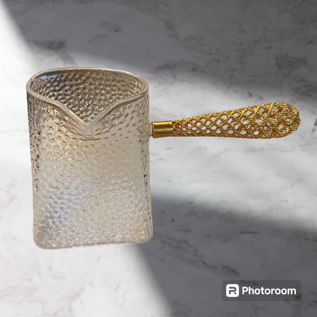 كنكة بيركس حراري بمقبض ذهبي – سعة 550 مل تكفي 4 فناجين قهوة