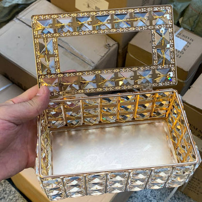 علبة مناديل كريستال فاخرة – تصميم معدني مطلي بالذهب لمسة ديكور راقية