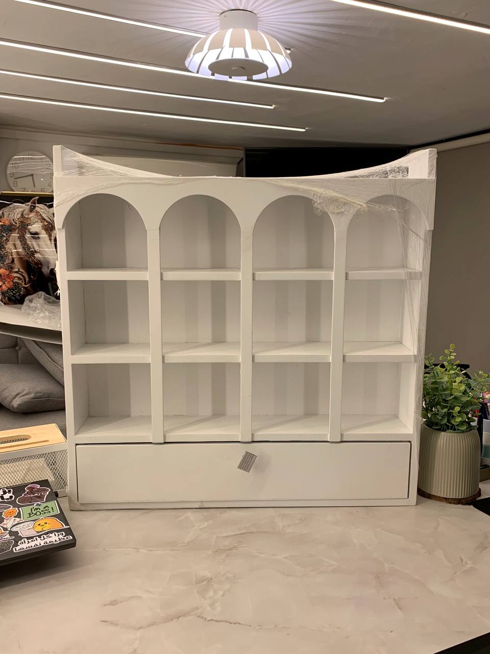 بيت مجات خشب موسكي بدرج – منظم مجات وركن قهوة أنيق 60×60