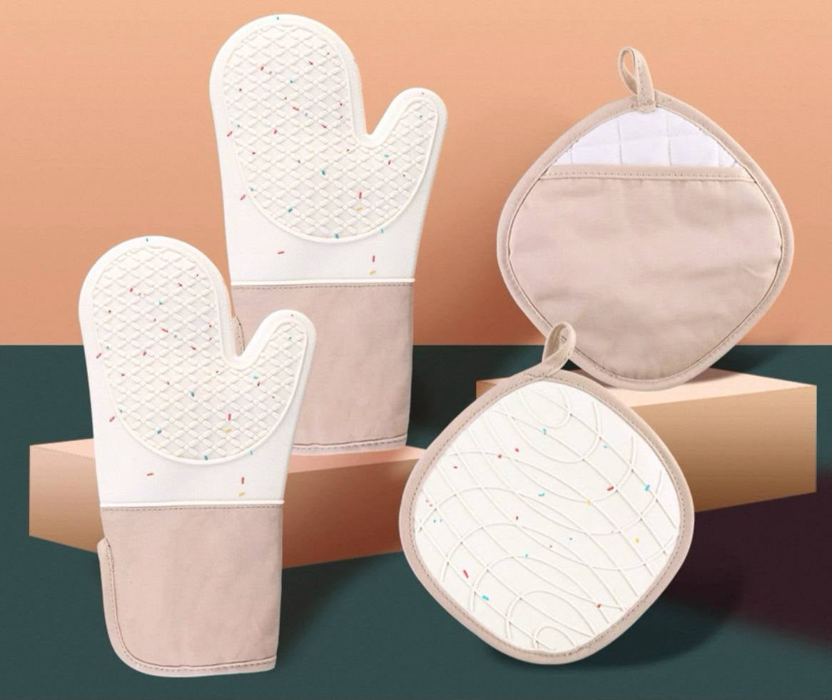 جونتي حراري مطبخ أنيق – بيج × أوف وايت بعزل عالي ضد الحرارة 🧤🔥