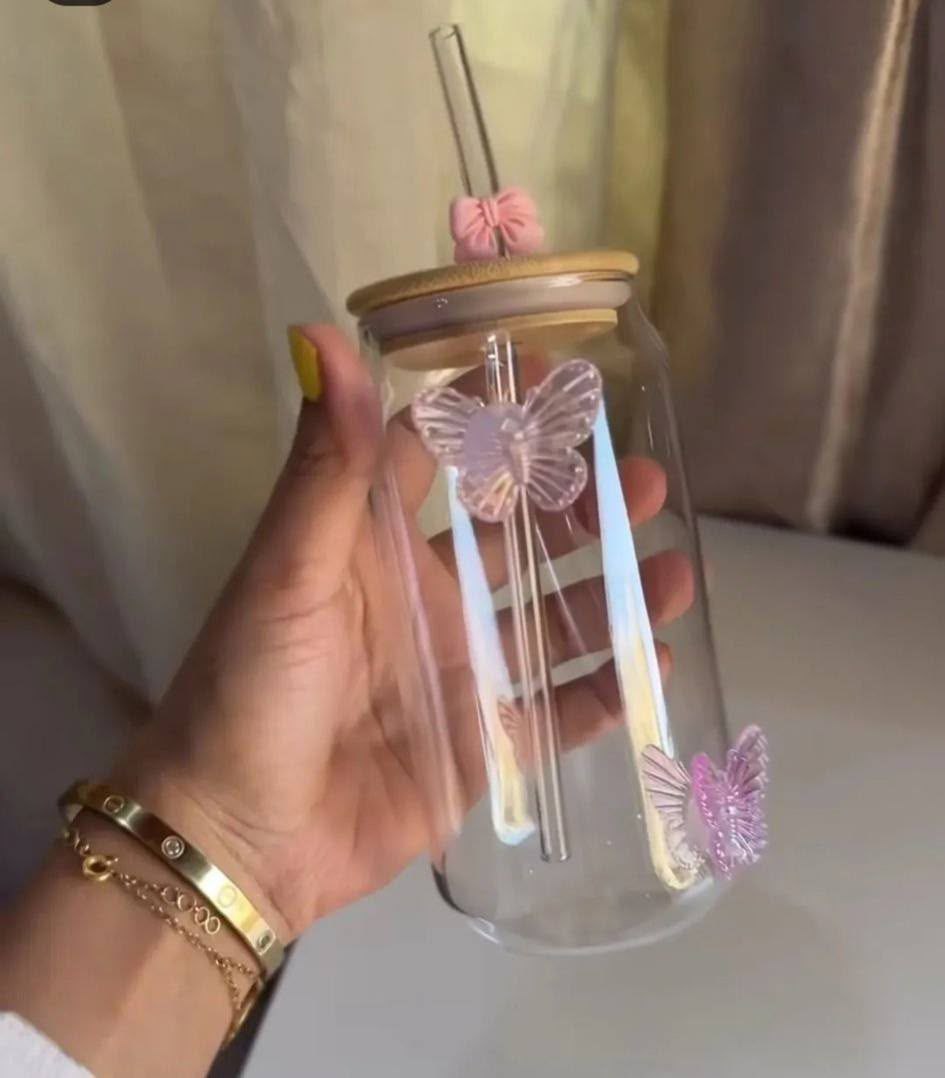 كوب برطمان كانز الفراشة 🦋 | زجاج بايركس 550 مل بغطاء خشب وشاليموه زجاج    H-H