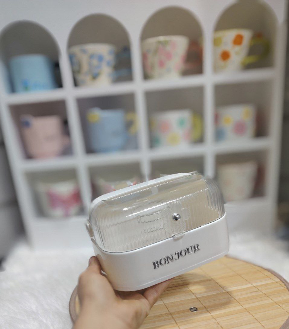 علبة مناديل بونجور أكريليك كريستال 💎 – فخامة وأناقة للمائدة    H-H