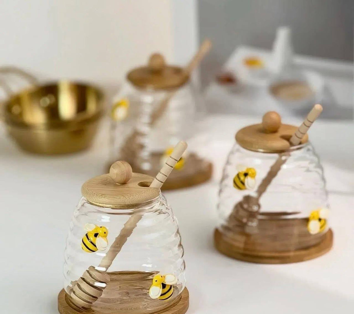 🍯 عسّالة عسل بيركس بغطاء خشب ومعلقة — شكل شيك وسهولة في الاستخدام!