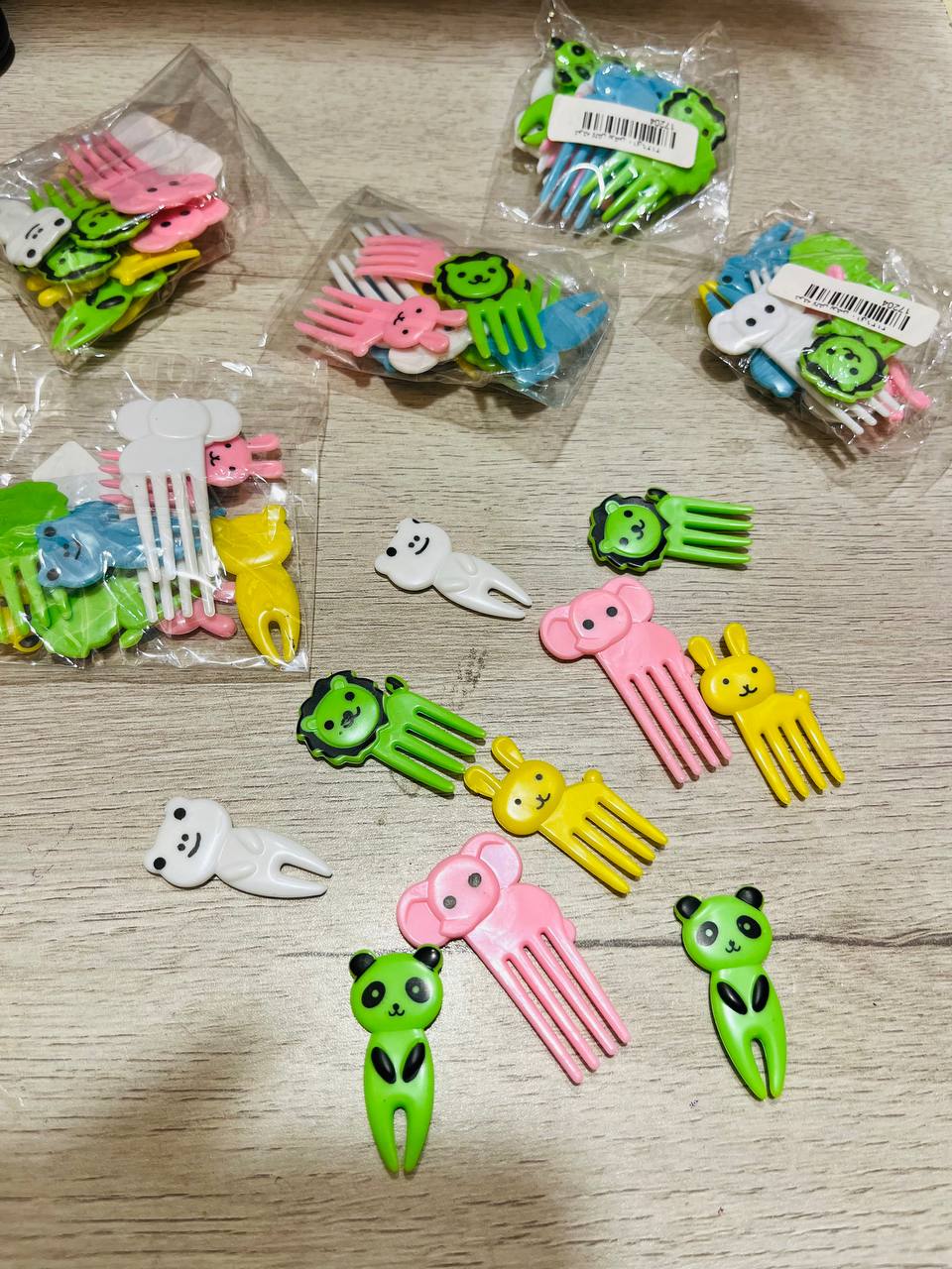 شوك لانش بوكس صغيرة للأطفال بتصميم حيوانات ملونة – عملية ومناسبة للفواكه والسناكس