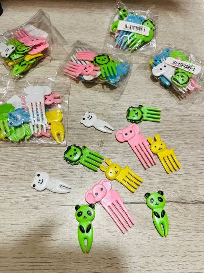 شوك لانش بوكس صغيرة للأطفال بتصميم حيوانات ملونة – عملية ومناسبة للفواكه والسناكس