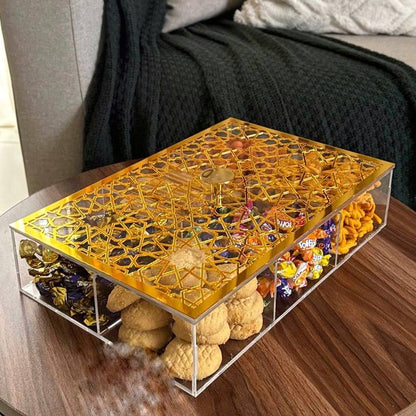 بوكس أكريليك 6 خانات بغطاء أرابيسك جولد ومقبض كريستال – علبة تقديم حلويات 36×24 سم