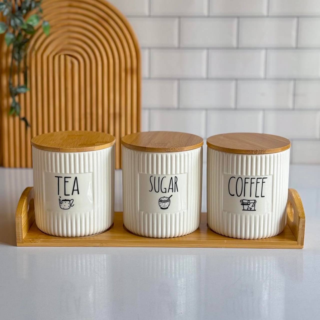 طقم كوفي بورسلين مضلع 3 قطع بغطاء بامبو – TEA | COFFEE | SUGAR