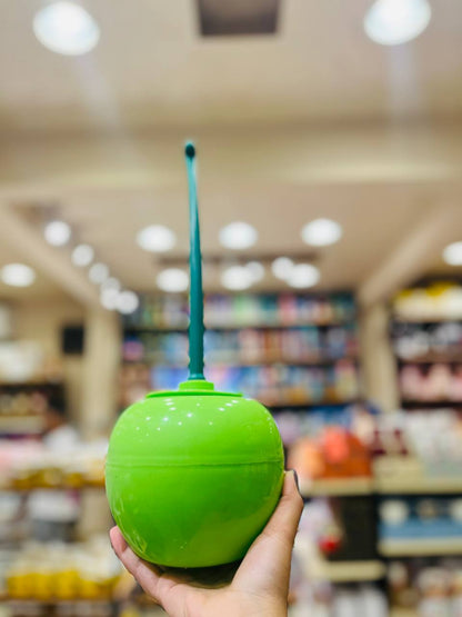 فرشة تواليت بتصميم تفاحة خضراء – أنيقة وعملية لتنظيف مثالي ولمسة ديكور عصرية