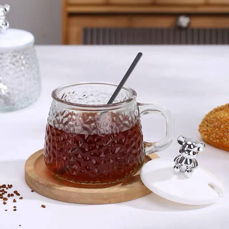 مج بابلز زجاج بايركس بغطاء ومعلقة – تصميم كيوت دبدوب | مج عصري للمشروبات الساخنة والباردة