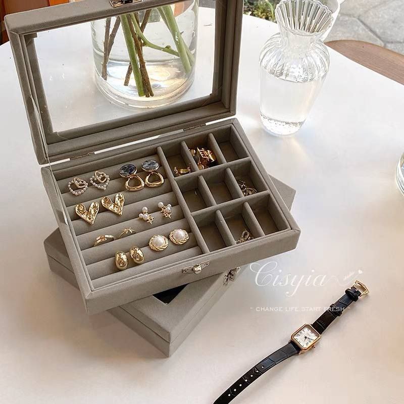 منظم اكسسوارات قطيفة أنيق – لحفظ الخواتم والسلاسل بدون فوضى