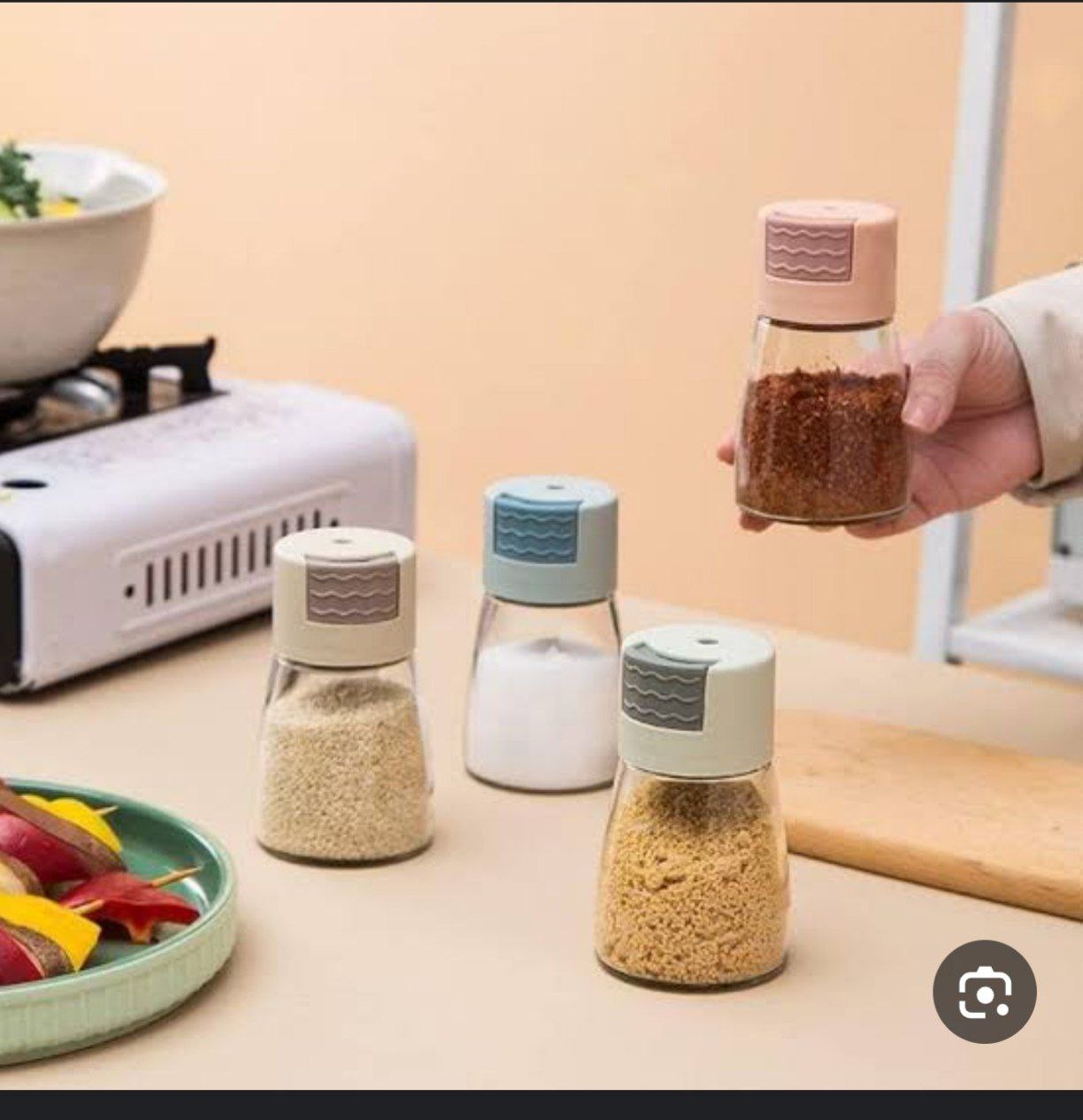ملاحة زجاج بغطاء بلاستيك | تحكم دقيق في كمية الملح والبهارات    H-H