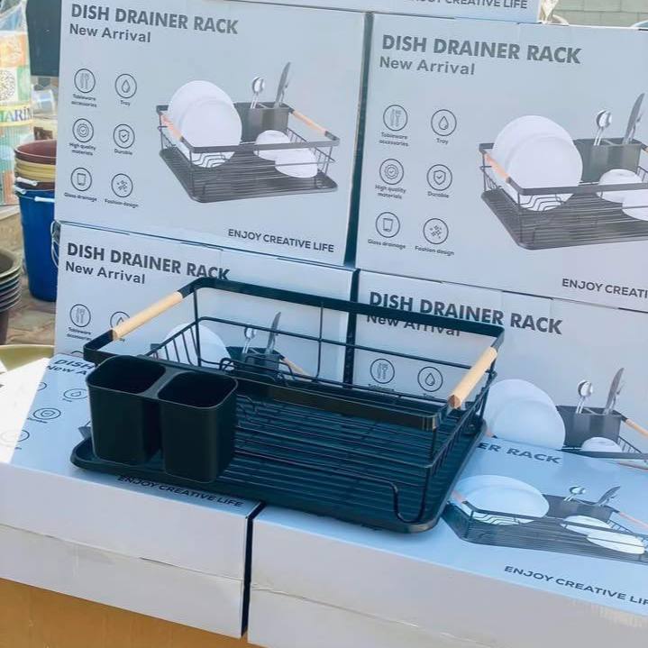 صفاية أطباق بيد خشب عالية الجودة | مزودة بحامل معالق وتراي لتصفية المياه – لون أسود