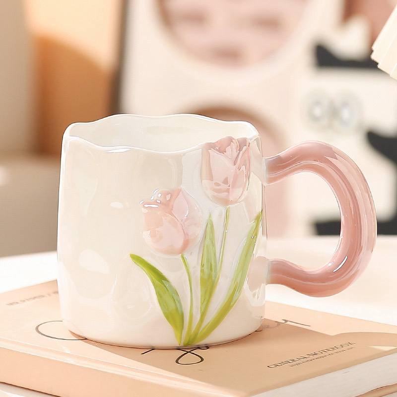 مج بورسلين ورد أنيق – هدية مميزة قابلة للاستخدام في الميكروويف