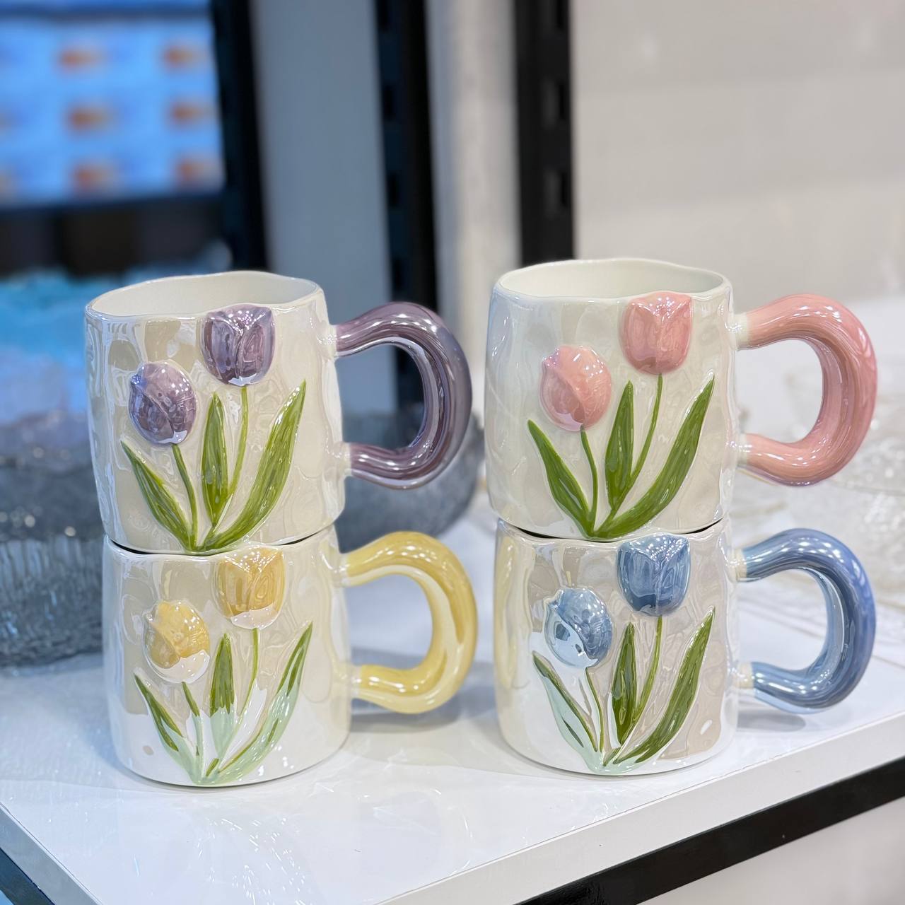 مج بورسلين ورد أنيق – هدية مميزة قابلة للاستخدام في الميكروويف