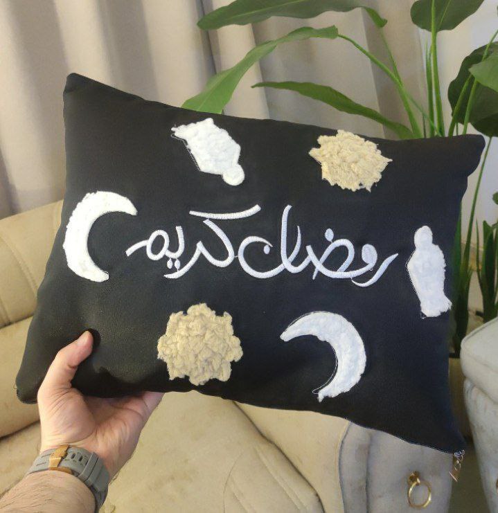 كوشن رمضان مستطيل – لمسة دفا وأناقة 🌙✨