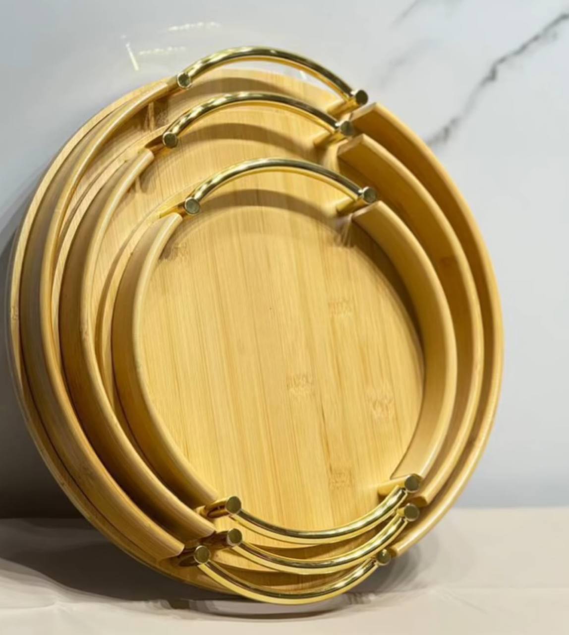 طقم صواني خشب بامبو بإطار استيل ذهبي – 3 مقاسات مستورد