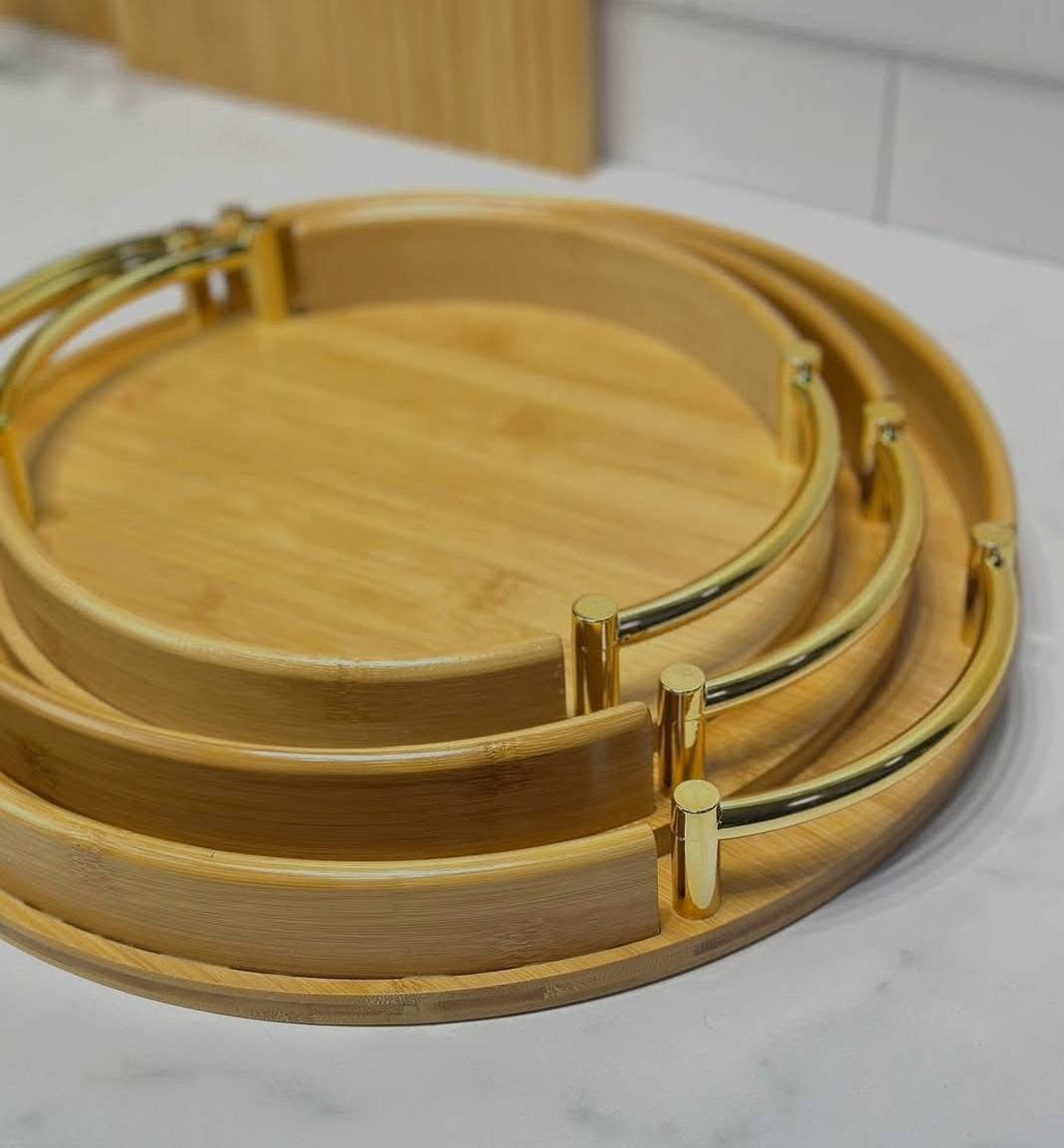 طقم صواني خشب بامبو بإطار استيل ذهبي – 3 مقاسات مستورد