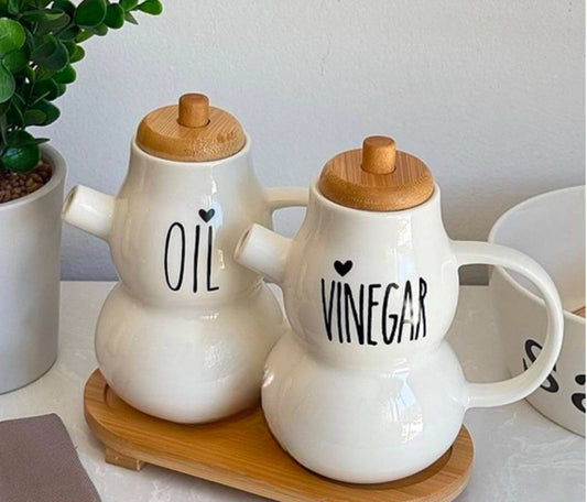 طقم زيت وخل بورسلين بغطاء خشب + قاعدة خشبية أنيقة (قطعتين) 😍