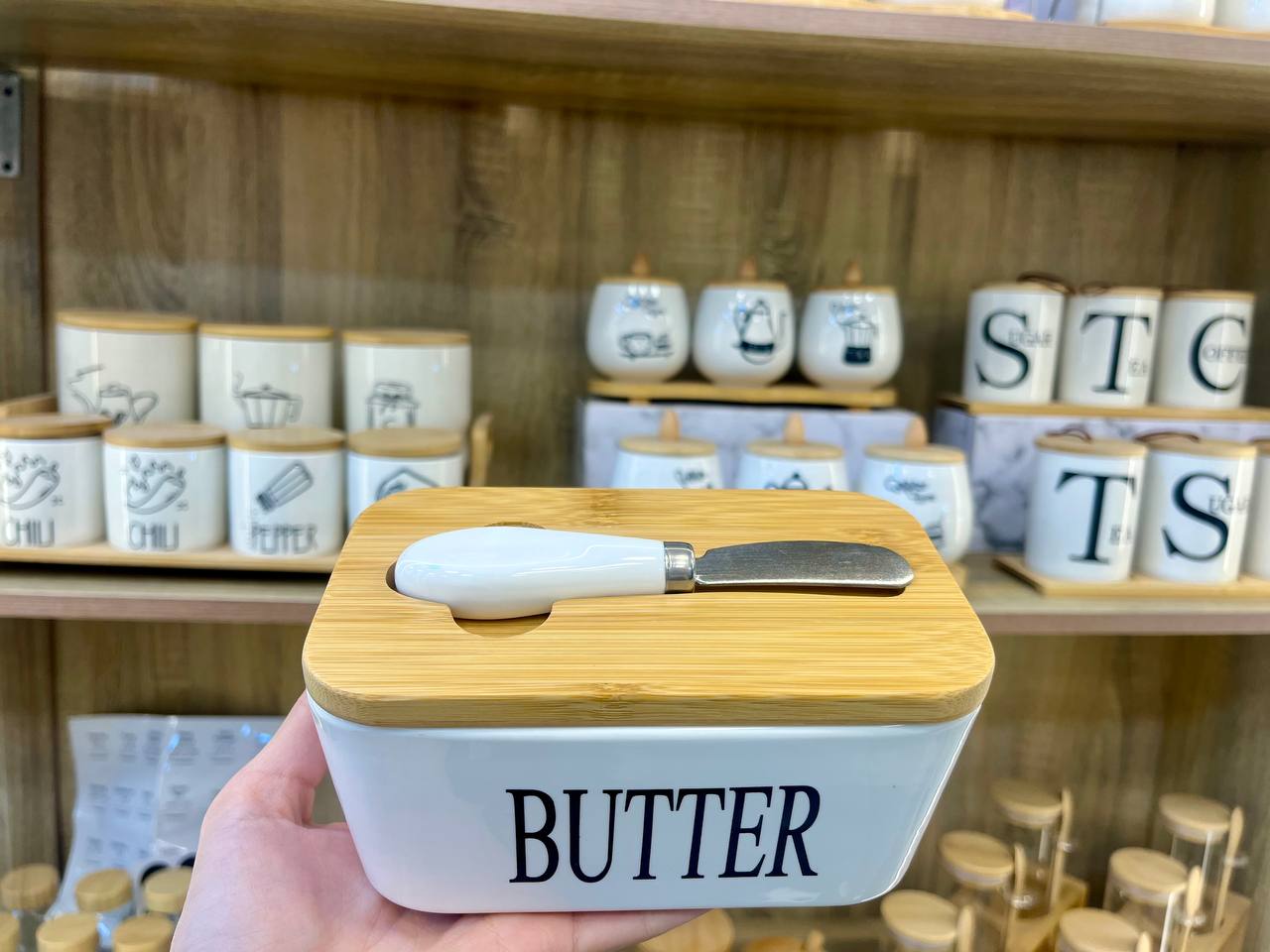 حافظة زبدة بورسلين بغطاء خشب بامبو – حجم كبير وتصميم مستورد فاخر 💎