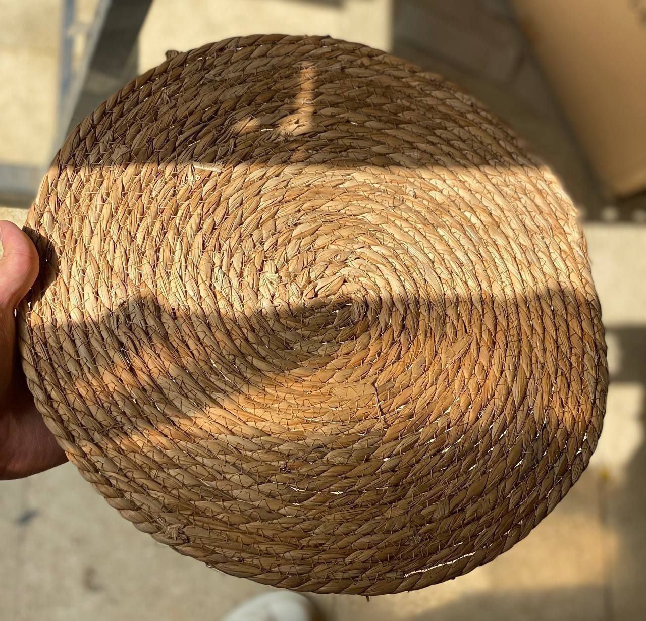 كوستر خوص مدوّر حصيرة طاولة من القش – عزل حراري ومضاد للحرارة | تصميم طبيعي أنيق