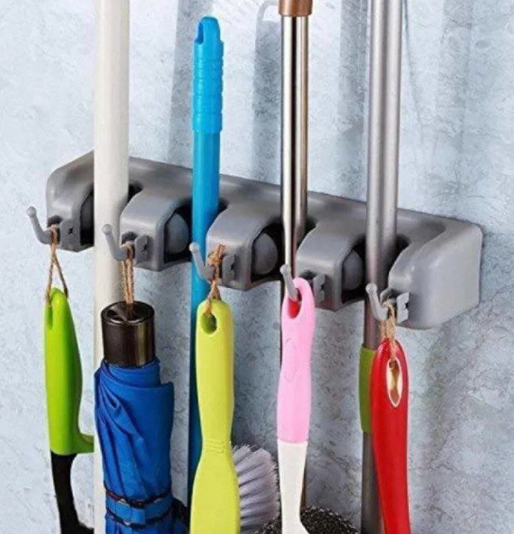منظم وحامل أدوات نظافة بـ4 هوكات | تصميم عملي لترتيب أدوات التنظيف