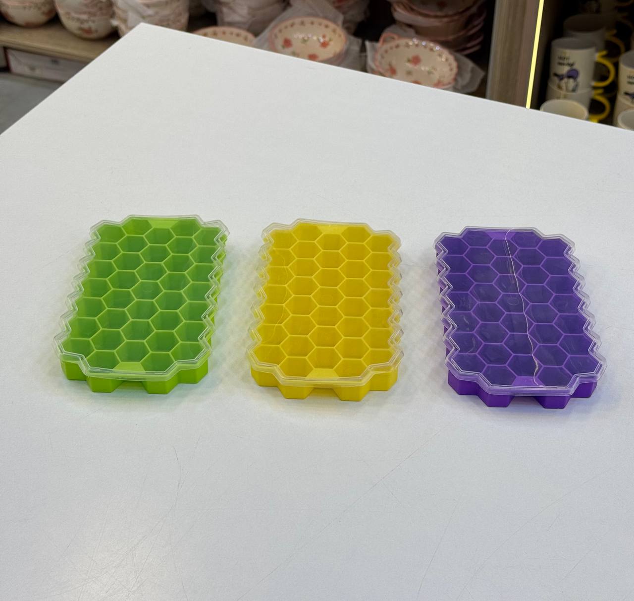 قالب ثلج سيليكون شكل خلية بغطاء بلاستيك | مستورد عالي الجودة