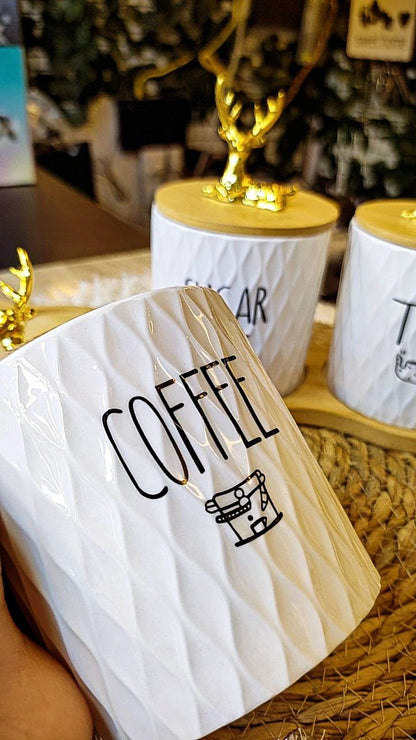 طقم برطمان كوفي بورسلين 3 قطع بحامل خشب – سعة 750 مل