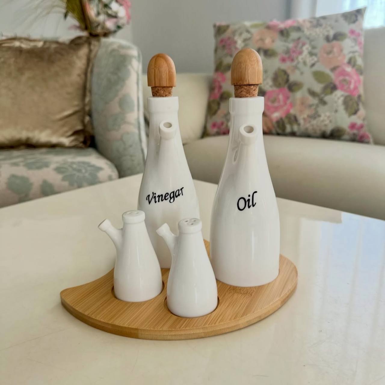 طقم زجاجة زيت بورسلين بالملاحة – 5 قطع راقية لحاجات مطبخك