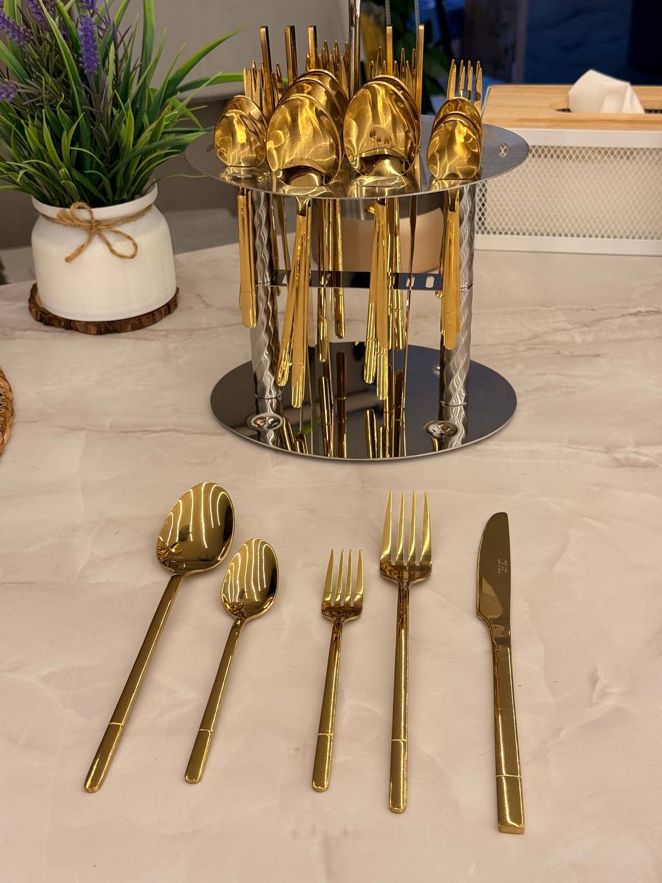 طقم معالق تقديم وضيافة 30 قطعة على استاند – ستانلس ستيل 18/8 مستورد